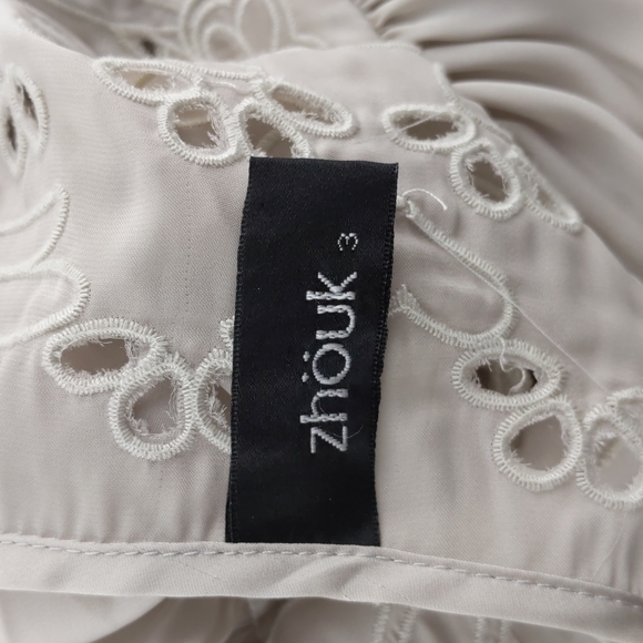 Zhouk Dress Size M Cream Flutter Sleeves Tie Waist Embroidered Cutouts 100% Silk - Picture 16 of 16